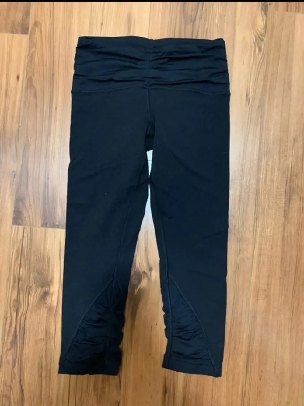 Lululemon Embrace Capri Leggings Black Size 6
